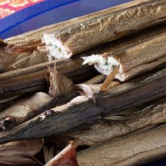 Kihnu sadamaturg - kohalik toit ja käsitöö